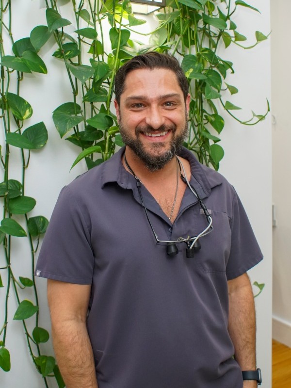 Dr. Ari Cohen